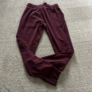 Lululemon High Rise Align Jogger — Like new! Garnet/Merlot color